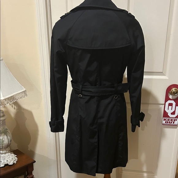 Jones New York Black Double-Breasted Trench Coat. Wool blend upper lining. Small - Picture 6 of 16